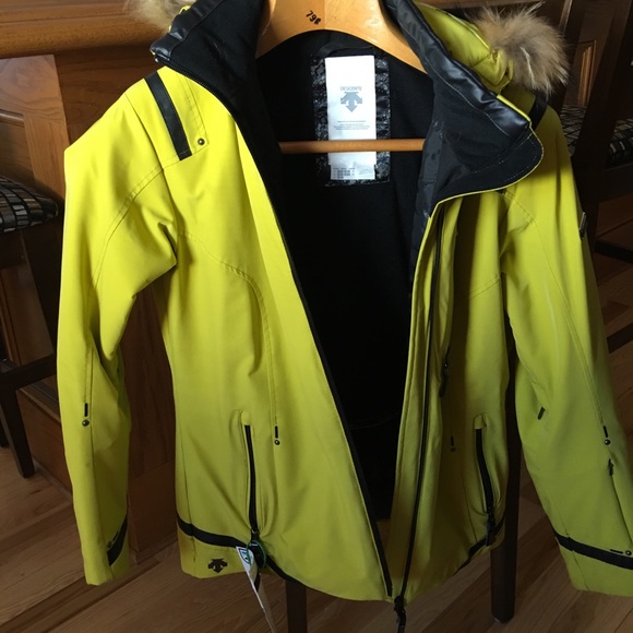 Jackets & Blazers - Descent brand woman’s ski jacket